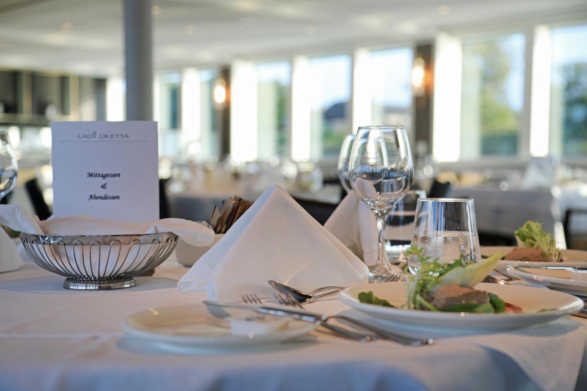 Hotelschiff Lady Diletta Cologne Exterior photo